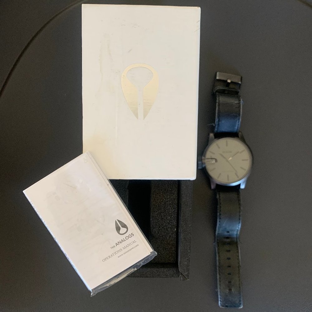 NIXON CHRONICLE MEN'S WATCH - Leather Strap